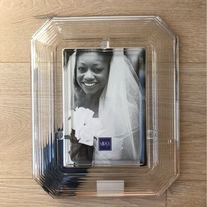 Brand New 5"x7" Mikasa Capital Glass Picture Frame